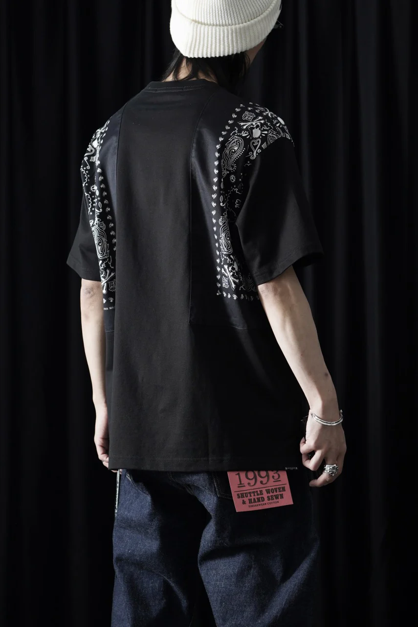 mastermind JAPAN BANDANA SS TEE / REGULAR FIT (BLACK x BLACK) - Image 3