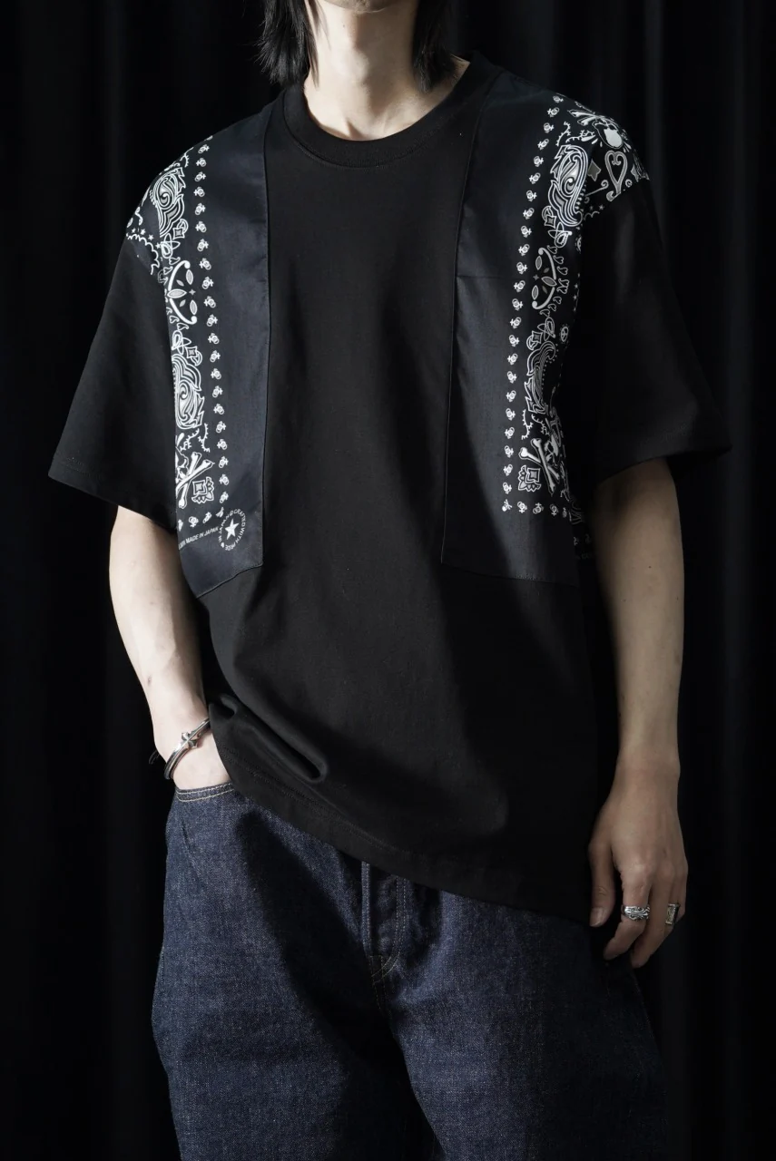 mastermind JAPAN BANDANA SS TEE / REGULAR FIT (BLACK x BLACK) - Image 9