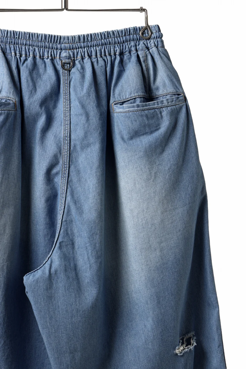 mastermind JAPAN DISTRESSED WIDE EASY DENIM PANTS (INDIGO) - Image 12