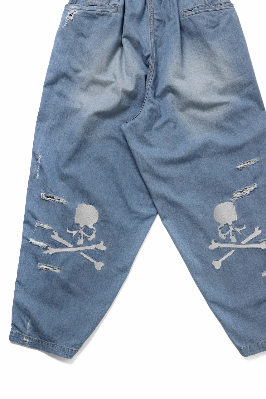 mastermind JAPAN DISTRESSED WIDE EASY DENIM PANTS (INDIGO) - Image 16