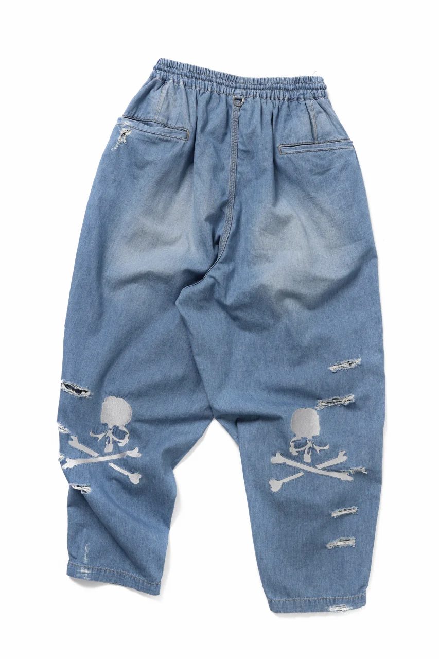 mastermind JAPAN DISTRESSED WIDE EASY DENIM PANTS (INDIGO) - Image 2