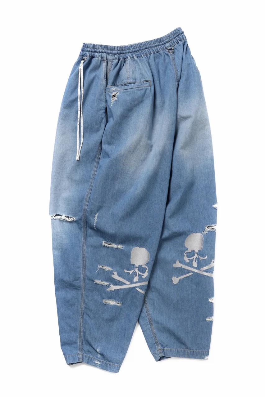 mastermind JAPAN DISTRESSED WIDE EASY DENIM PANTS (INDIGO) - Image 3