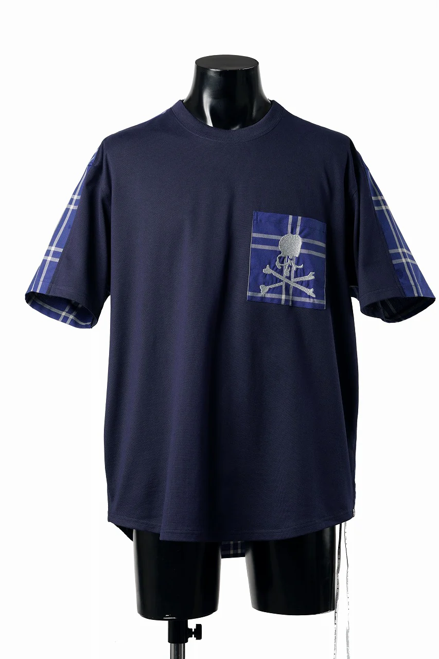 mastermind JAPAN MIXED-FABRIC POCKET SS TEE / REGULAR FIT (NAVY x NAVY) - Image 2