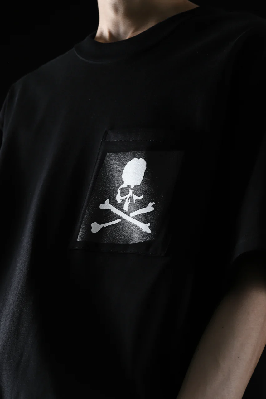 mastermind JAPAN POCKET DETAIL REGULARFIT T-SHIRT (BLACK) - Image 30