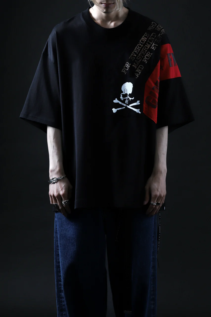 mastermind JAPAN RANDOM PATCH BOXYFIT T-SHIRT (BLACK) - Image 17