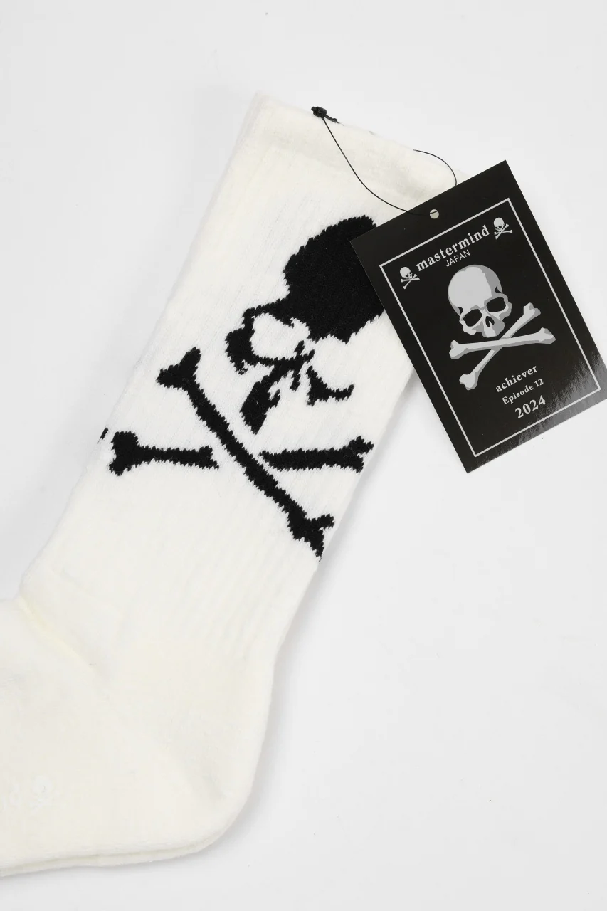 mastermind JAPAN REGULAR SOCKS / SKULL LOGO (WHITE) - Image 4