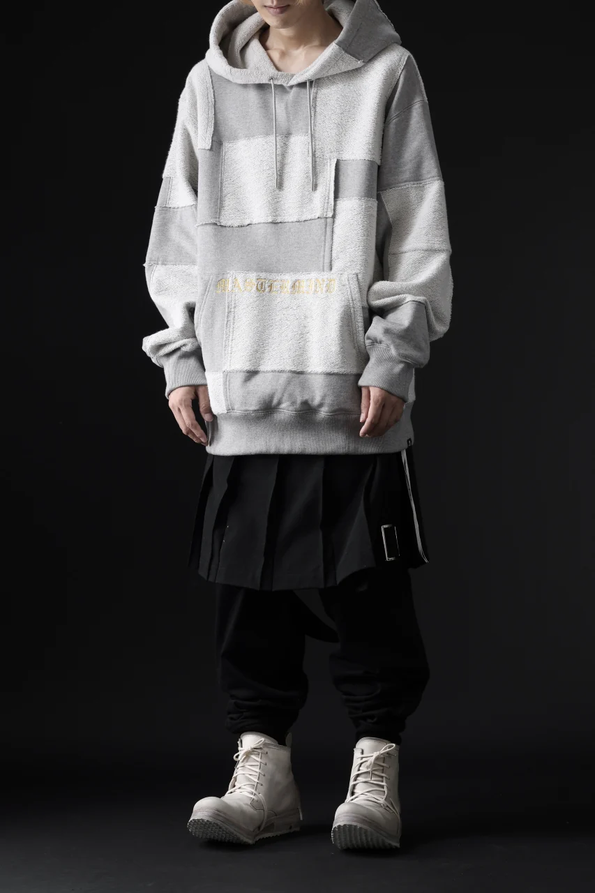 mastermind JAPAN SWEAT HOODIE / SWITCH PATCHWORK (TOP GRAY) - Image 33