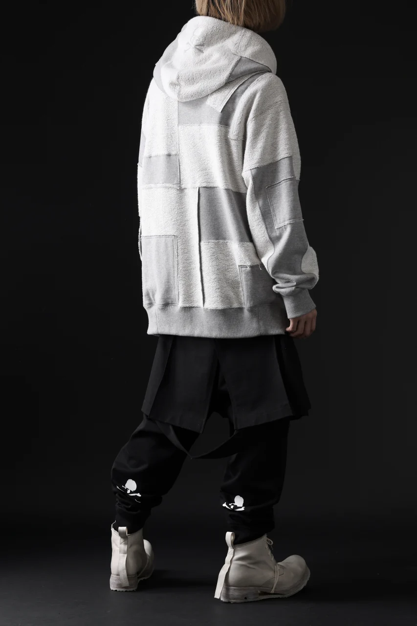 mastermind JAPAN SWEAT HOODIE / SWITCH PATCHWORK (TOP GRAY) - Image 36