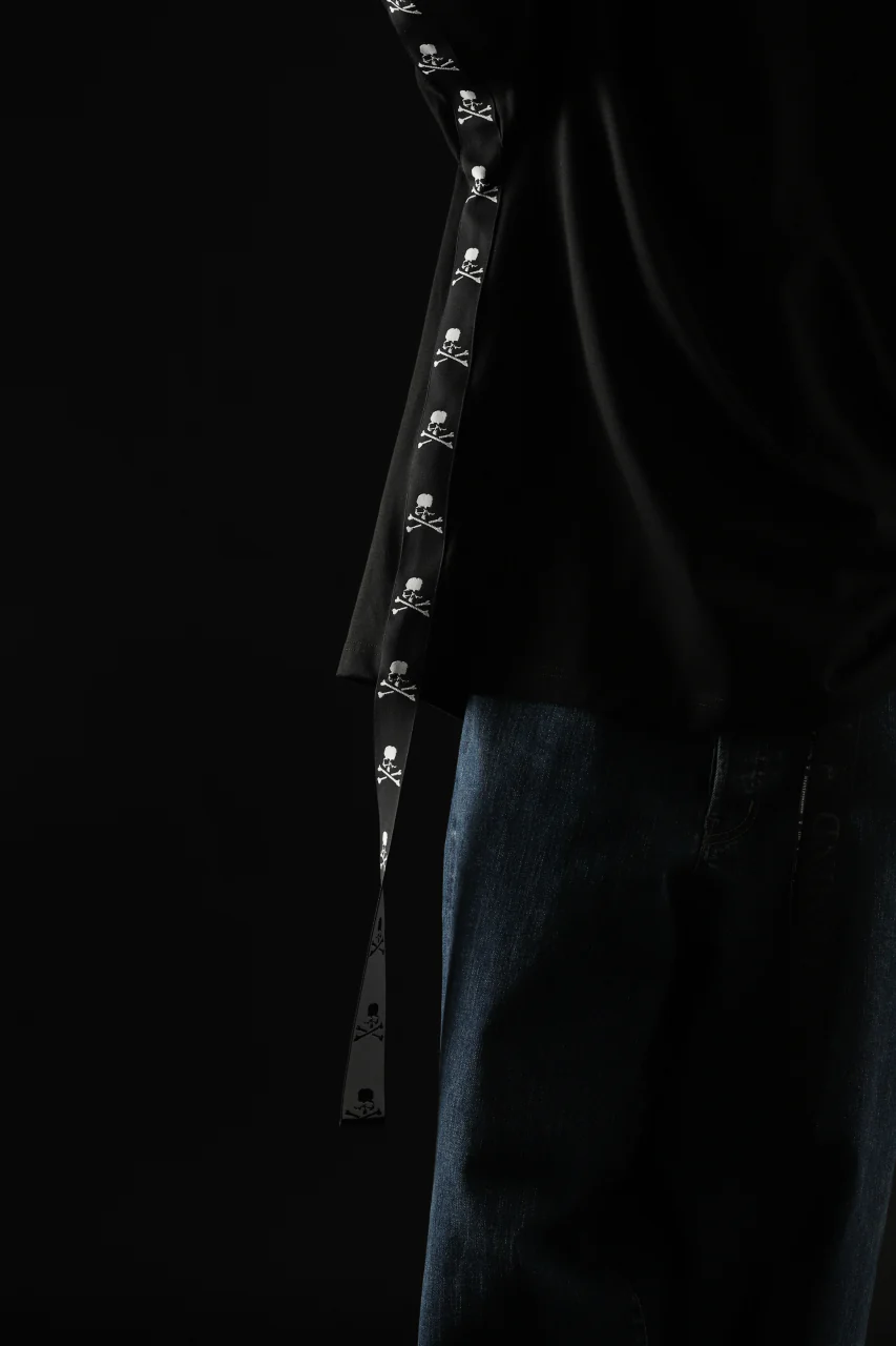 mastermind JAPAN TAPE DETAIL BOXYFIT T-SHIRT (BLACK) - Image 26