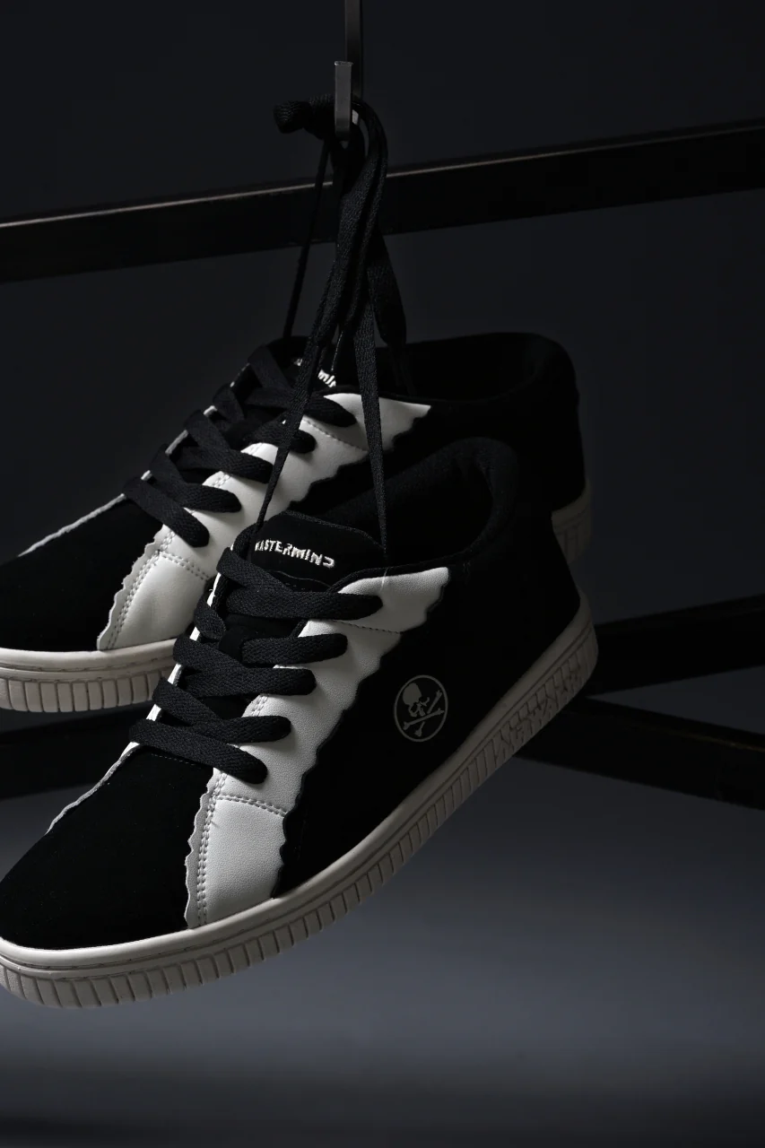 mastermind JAPAN x AIRWALK LOW CUT SNEAKER (BLACK x WHITE) - Image 12