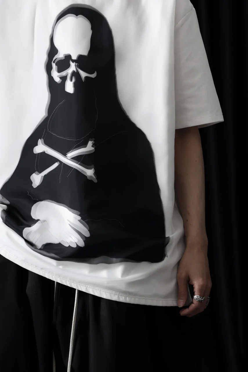 mastermind JAPAN x TRIPPY MIKIO ART S/S TEE MONALIZA (WHITE) - Image 7