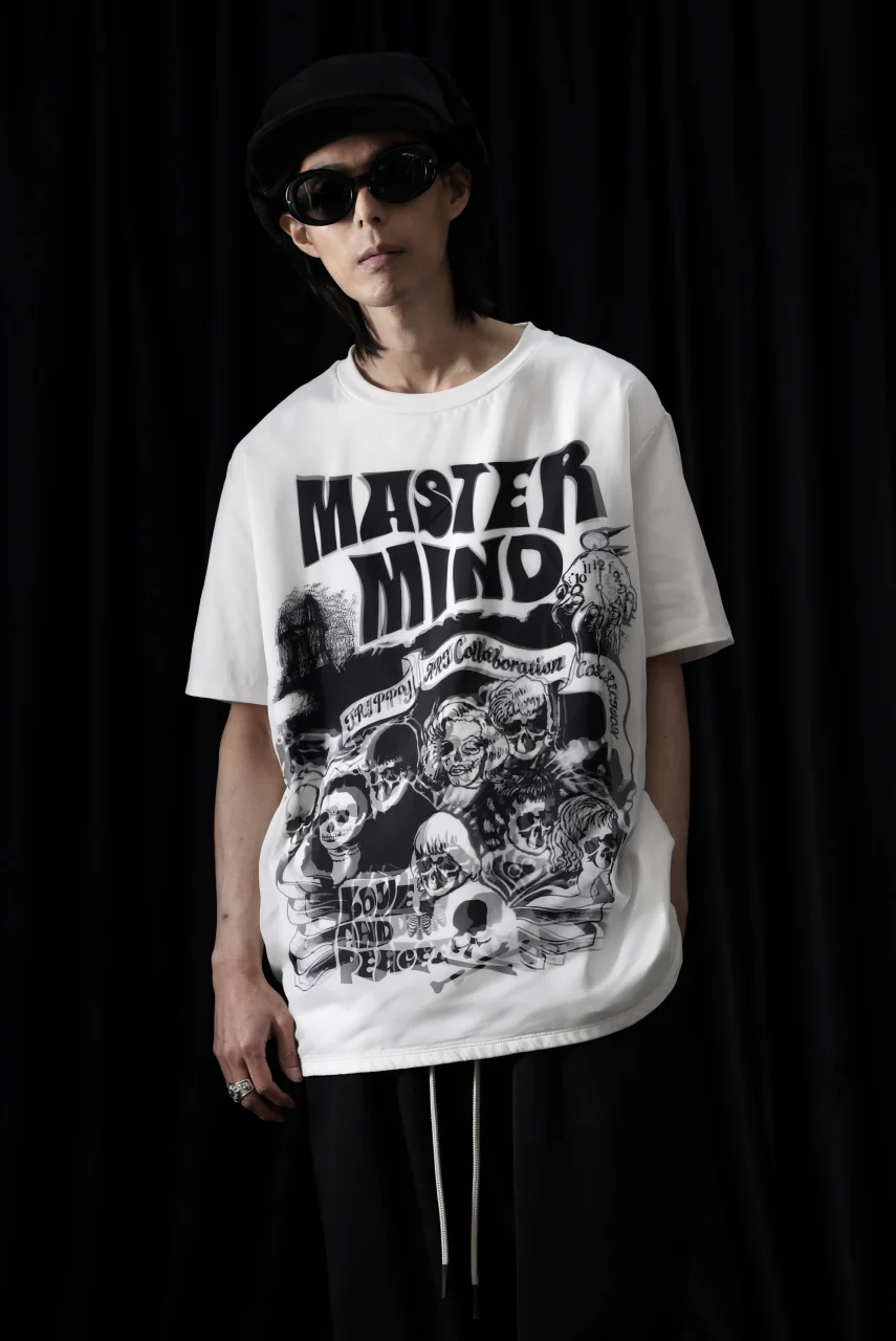 mastermind JAPAN x TRIPPY MIKIO ART S/S TEE ROCK STARS (WHITE) - Image 9