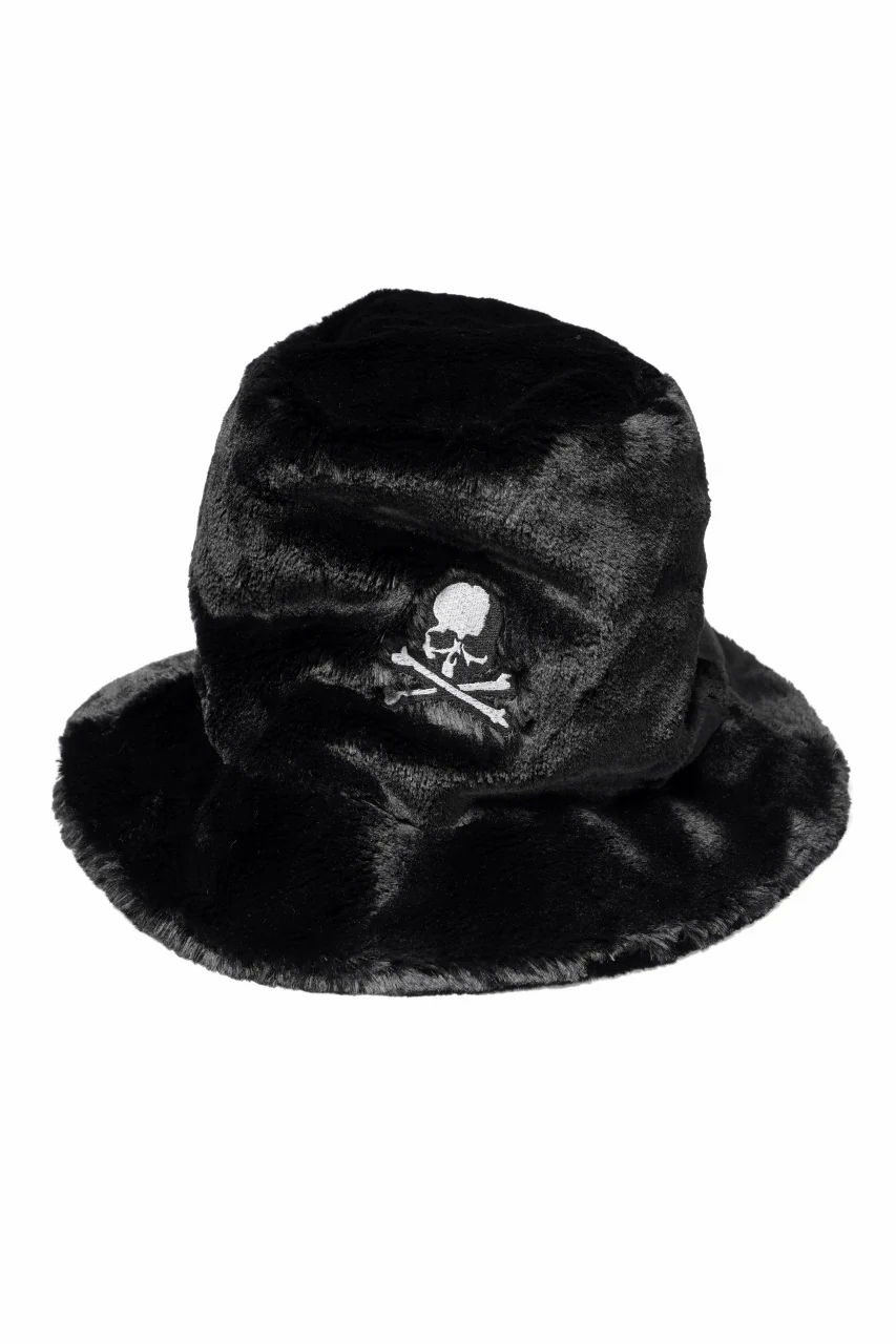 mastermind WORLD BUCKET HAT / FAUX FIR (BLACK)