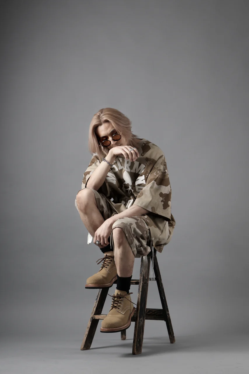 MASTERMIND WORLD CAMO UNIVERSITY TEE / OVERSIZED (DESERT) - Image 41