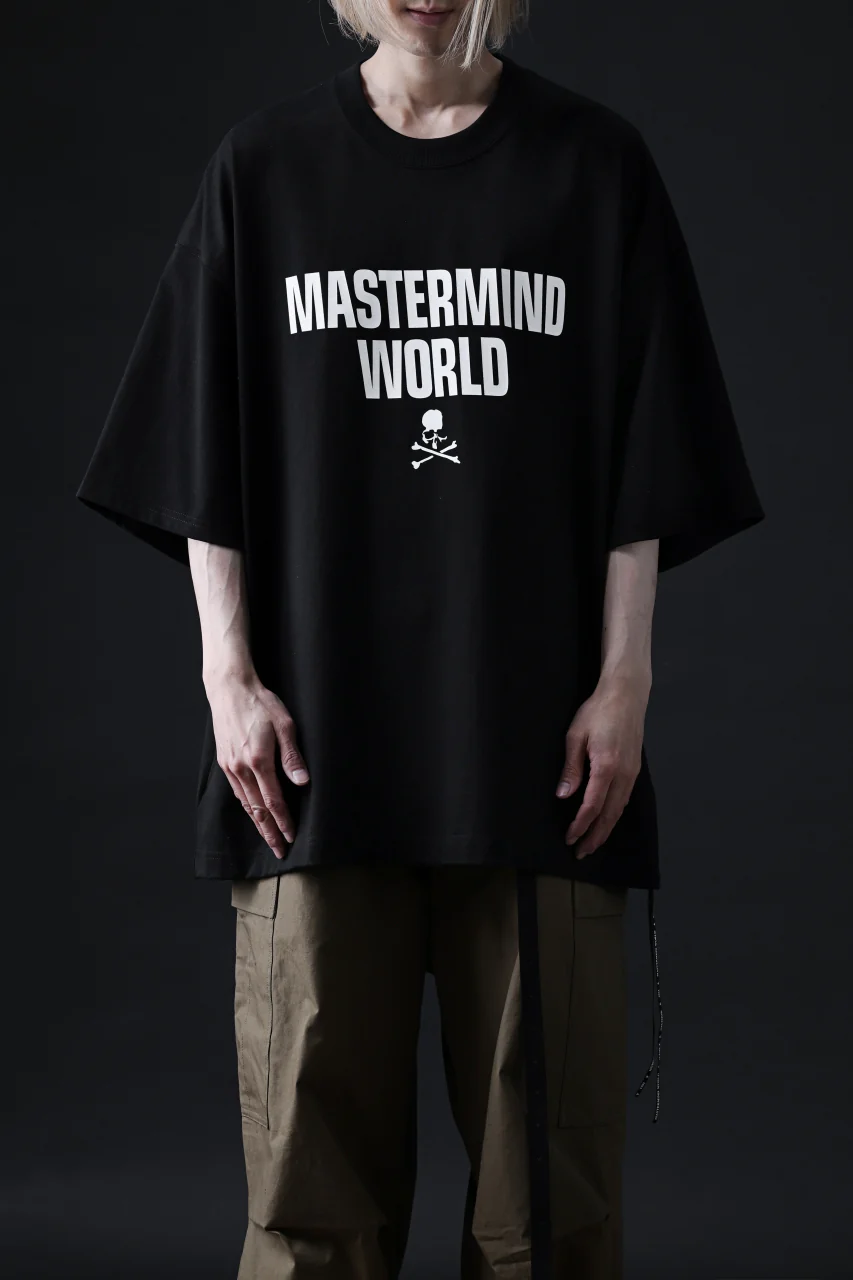 mastermind WORLD JUSTICE TEE / BOXY FIT (BLACK) - Image 4
