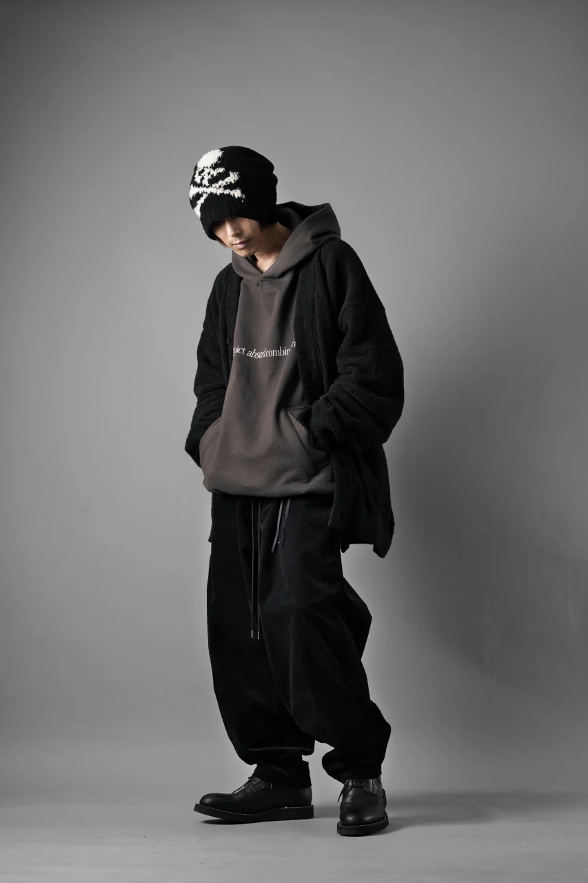 MASTERMIND WORLD LOUNGE CARDIGAN / SOFTLY BOA FLEECE (BLACK x CHARCOAL) - Image 17