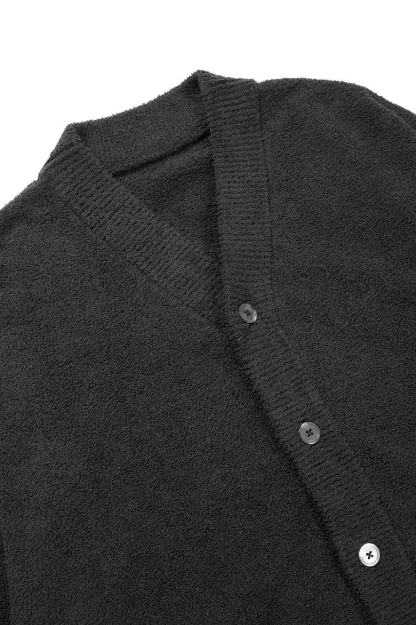 MASTERMIND WORLD LOUNGE CARDIGAN / SOFTLY BOA FLEECE (BLACK x CHARCOAL) - Image 9