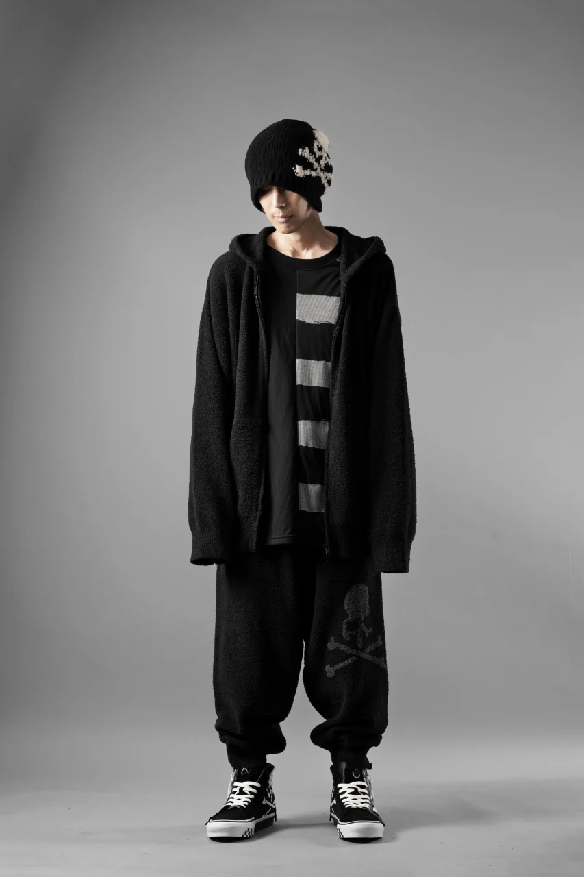 MASTERMIND WORLD LOUNGE LONG PANTS / SOFTLY BOA FLEECE (BLACK x CHARCOAL) - Image 12