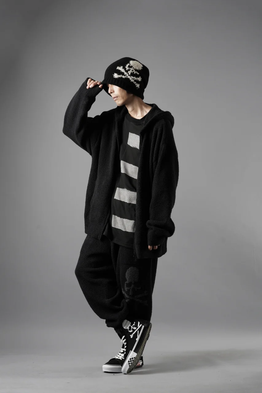 MASTERMIND WORLD LOUNGE LONG PANTS / SOFTLY BOA FLEECE (BLACK x CHARCOAL) - Image 13