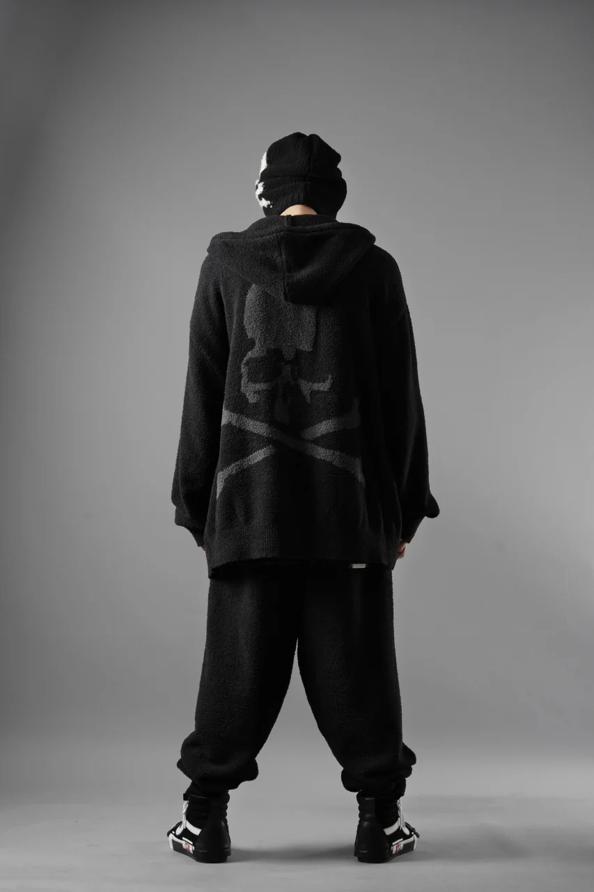 MASTERMIND WORLD LOUNGE LONG PANTS / SOFTLY BOA FLEECE (BLACK x CHARCOAL) - Image 16