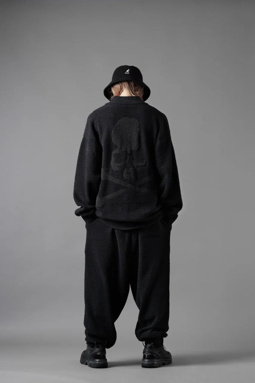 MASTERMIND WORLD LOUNGE LONG PANTS / SOFTY BOA FLEECE (BLACK x CHARCOAL) - Image 13