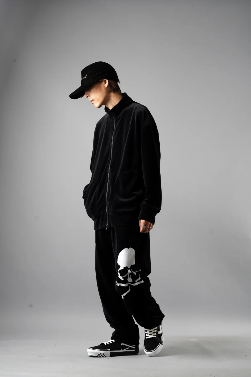 MASTERMIND WORLD VELOUR PANTS (BLACK) - Image 19