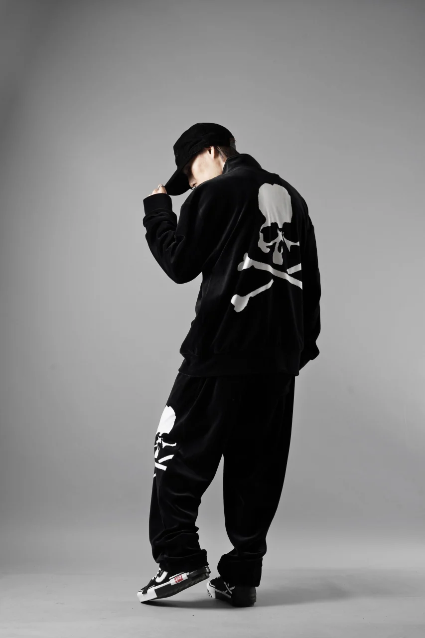 MASTERMIND WORLD VELOUR PANTS (BLACK) - Image 23