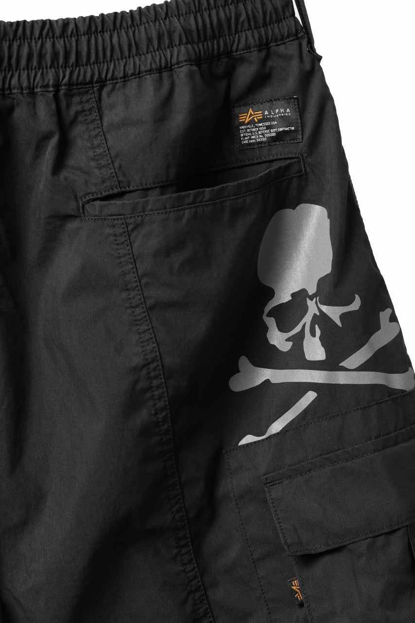 mastermind WORLD x ALPHA INDUSTRIES CARGO SHORTS (BLACK) - Image 11