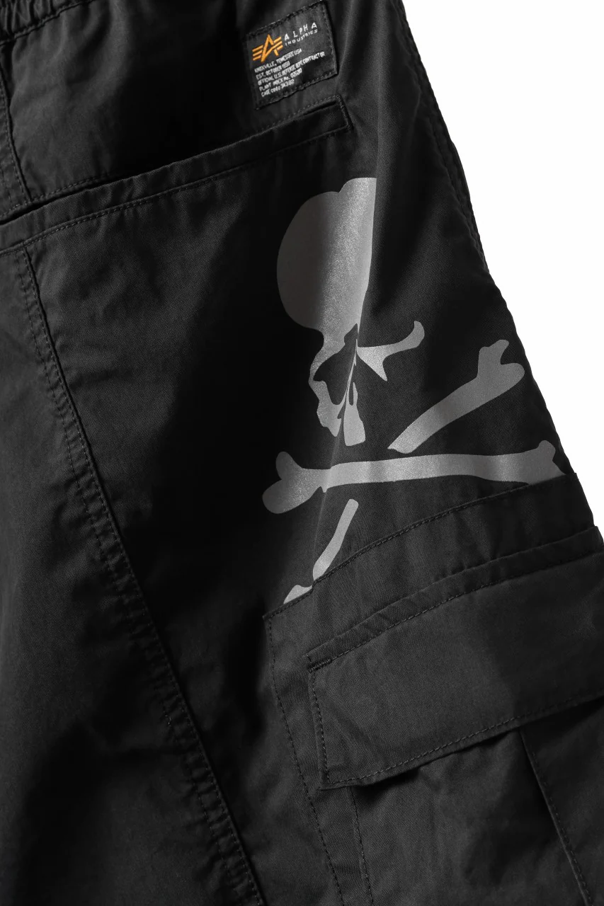 mastermind WORLD x ALPHA INDUSTRIES CARGO SHORTS (BLACK) - Image 12