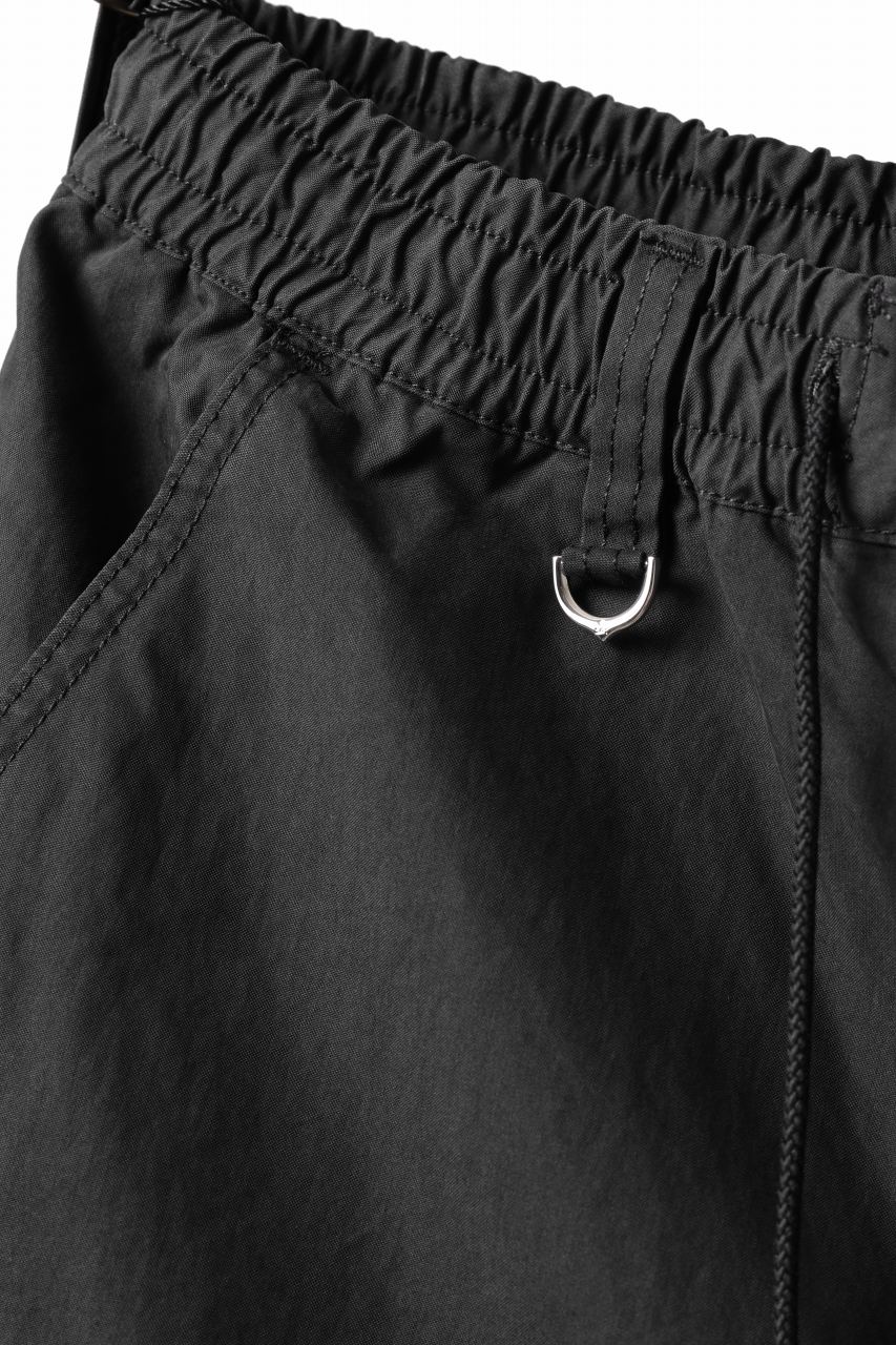mastermind WORLD x ALPHA INDUSTRIES CARGO SHORTS (BLACK) - Image 6