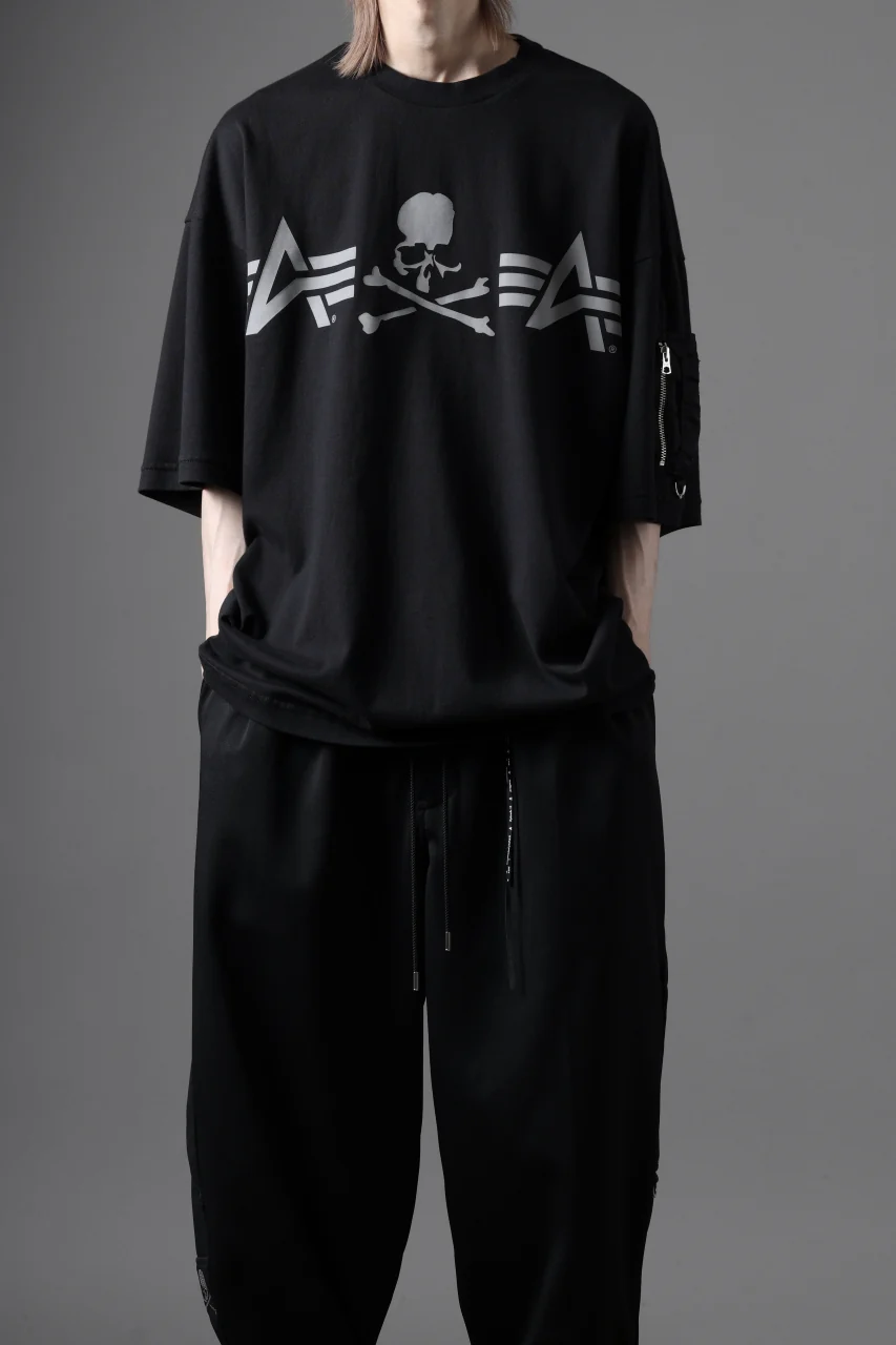 MASTERMIND WORLD x ALPHA INDUSTRIES CIGER POCKET OVERSIZED T-SHIRT (BLACK) - Image 2
