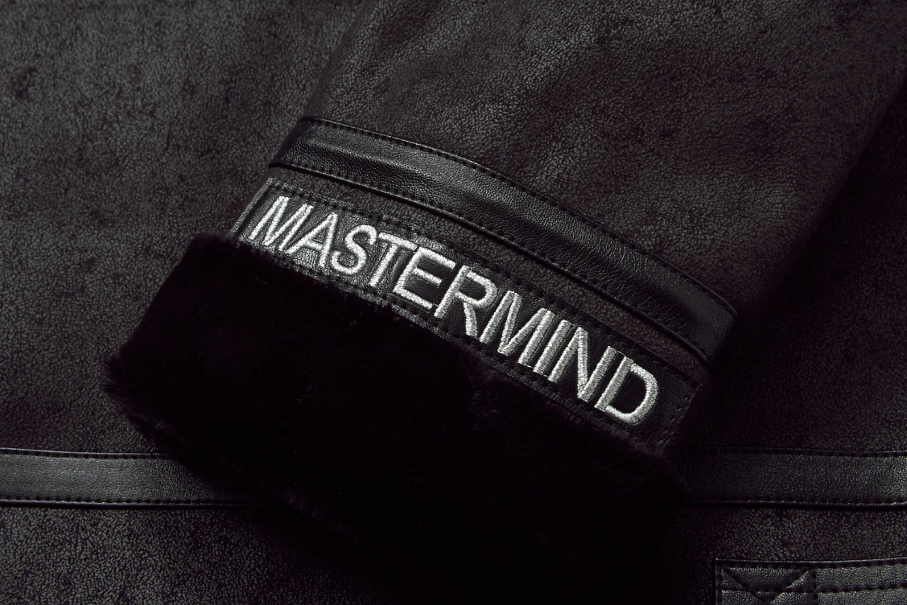 mastermind WORLD x ALPHA INDUSTRIES SYNTHETIC MOUTON HEAVY JACKET (BLACK) - Image 8