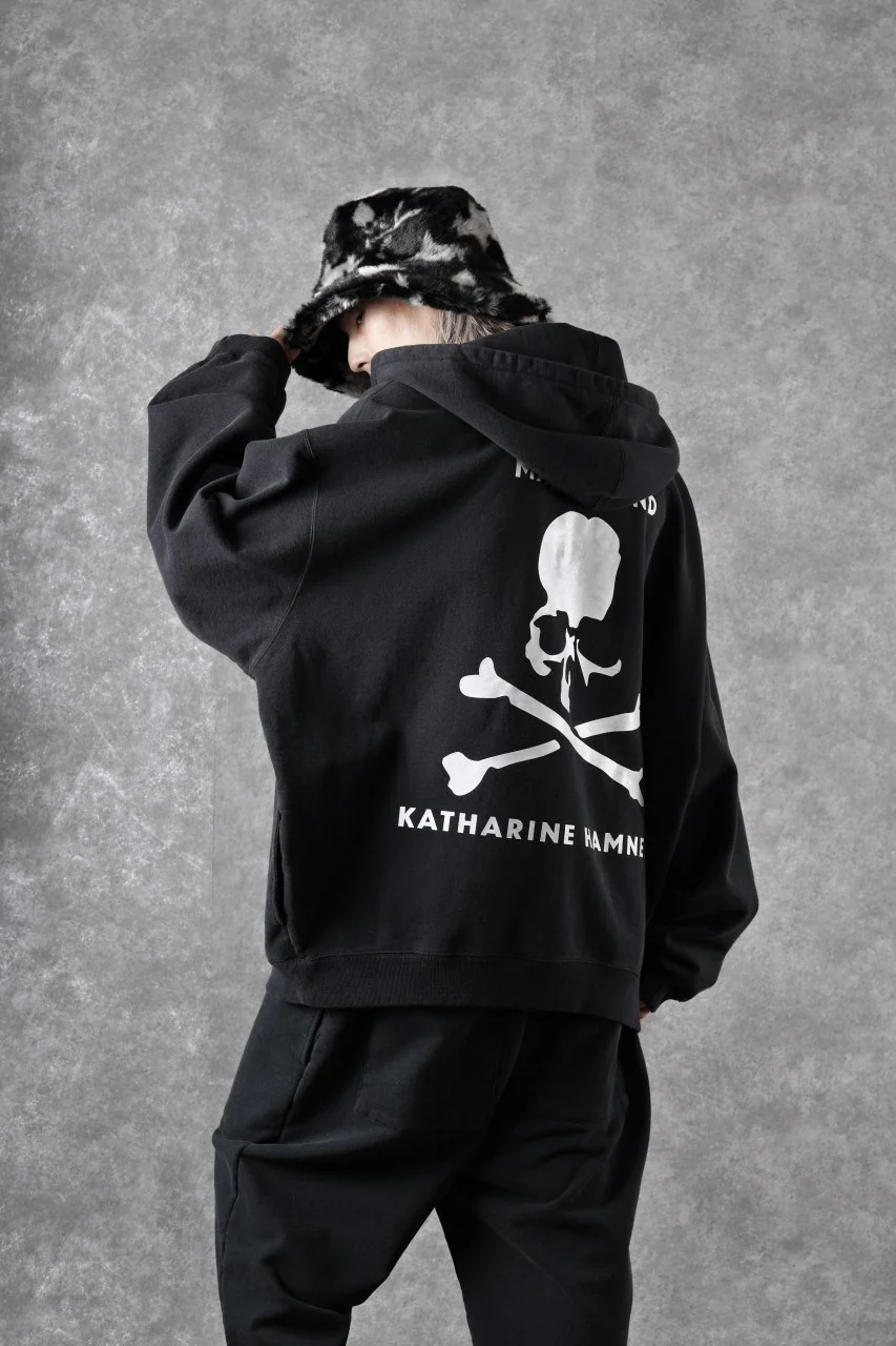 MASTERMIND WORLD x KATHARINE HAMNETT BACK LOGO HOODIE (BLACK) - Image 2