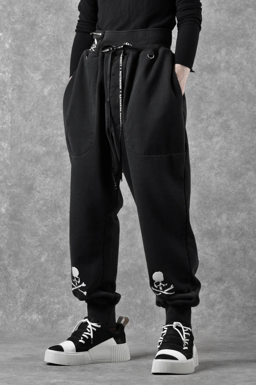 MASTERMIND WORLD x KATHARINE HAMNETT JOGGER PANTS (BLACK) - Image 3