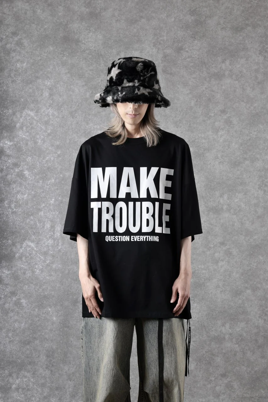 MASTERMIND WORLD x KATHARINE HAMNETT SLOGAN BIG TEE / MAKE TROUBLE (BLACK) - Image 4