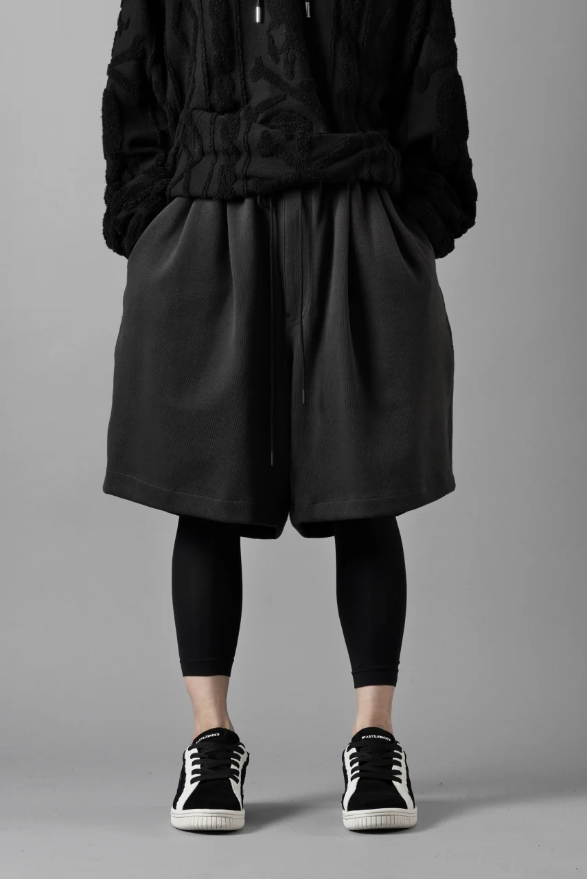 N/07 2 TUCKS EASY SHORTS / RIBBED CARDBOARD KNIT JERSEY (CHARCOAL) - Image 11