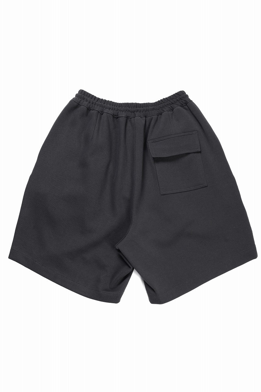 N/07 2 TUCKS EASY SHORTS / RIBBED CARDBOARD KNIT JERSEY (CHARCOAL) - Image 2