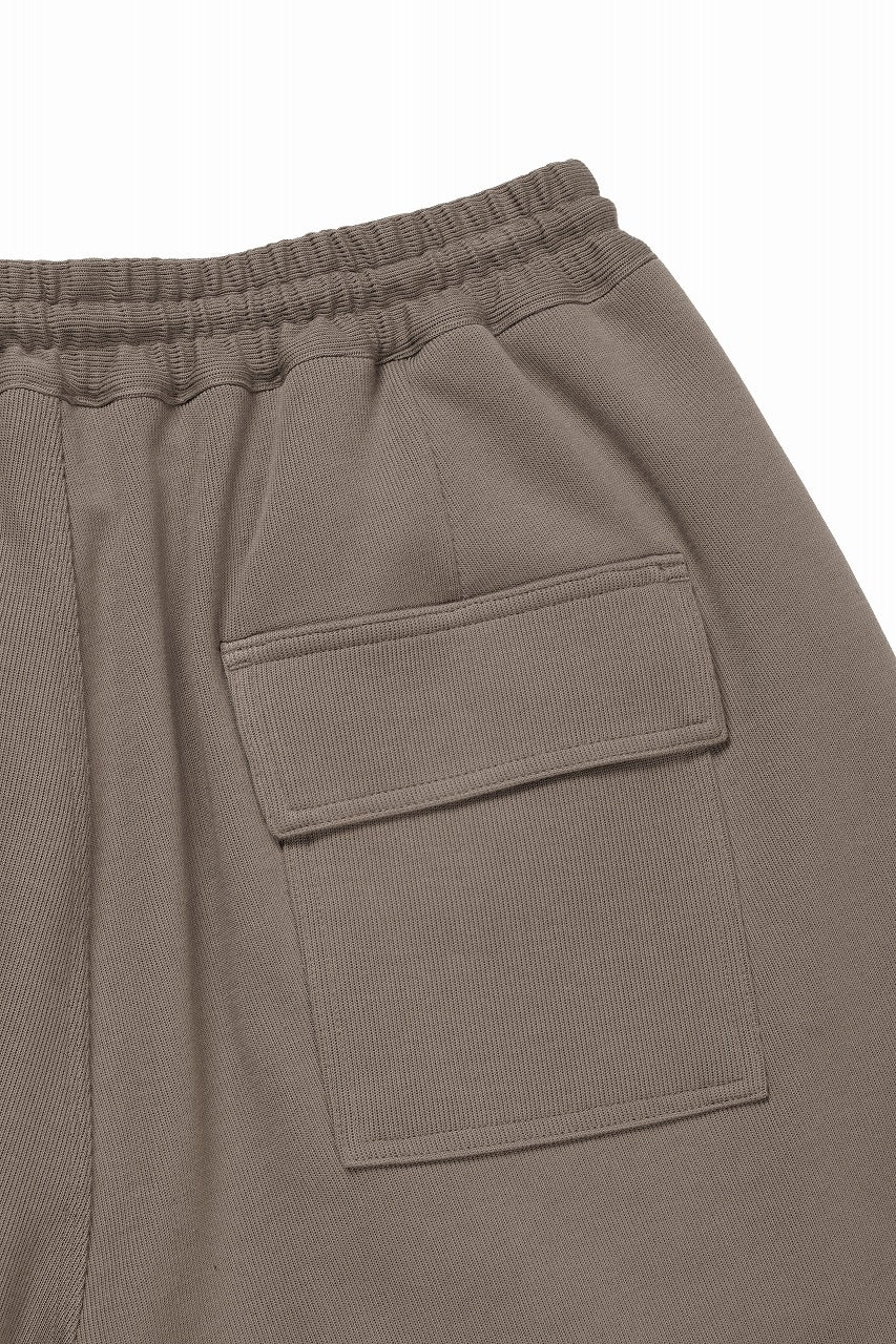 N/07 2 TUCKS EASY SHORTS / RIBBED CARDBOARD KNIT JERSEY (KHAKI) - Image 8