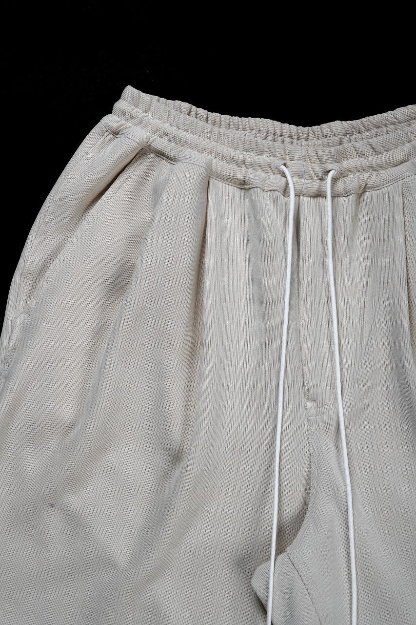 N/07 2 TUCKS EASY SHORTS / RIBBED CARDBOARD KNIT JERSEY (LIGHT BEIGE) - Image 4