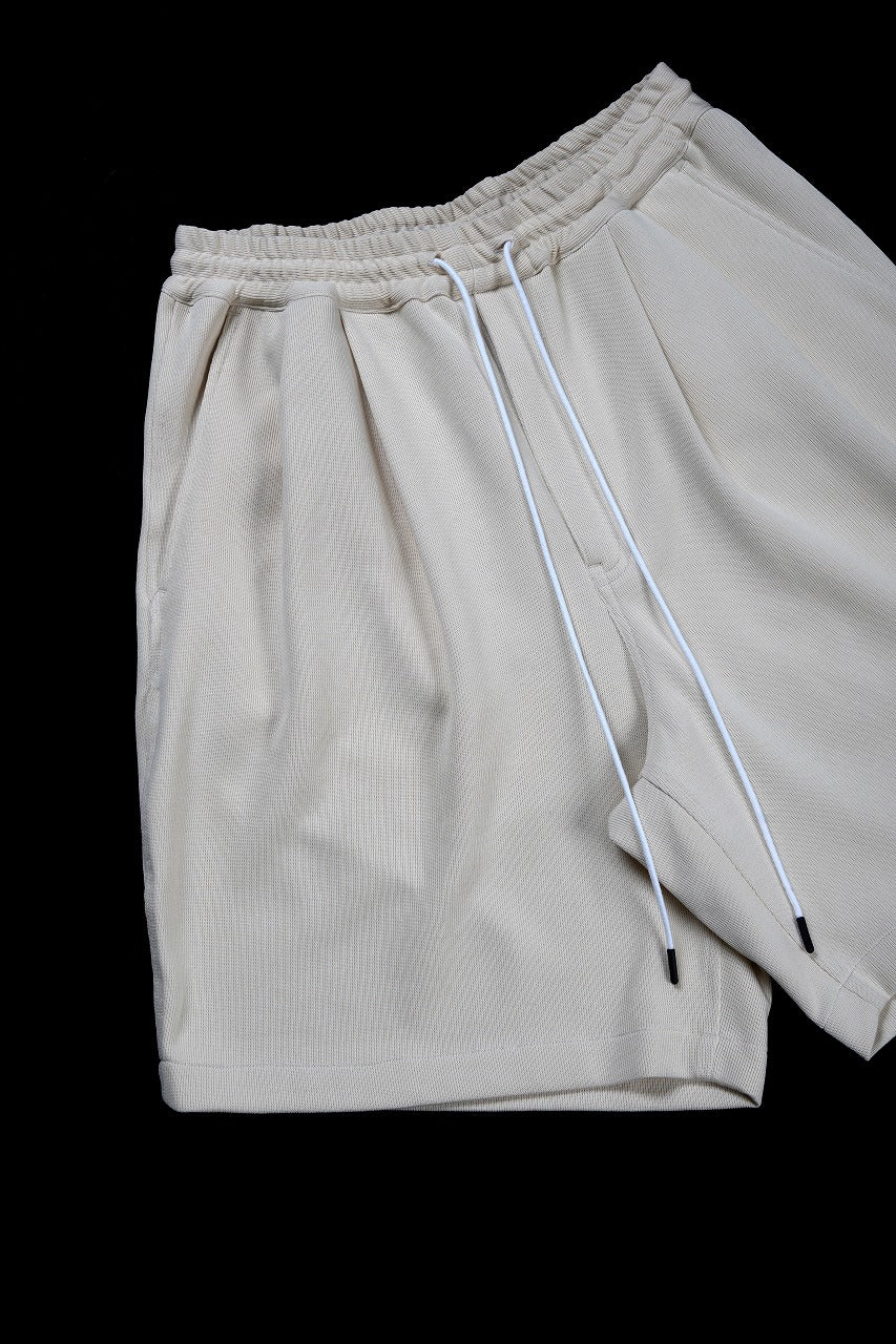 N/07 2 TUCKS EASY SHORTS / RIBBED CARDBOARD KNIT JERSEY (LIGHT BEIGE) - Image 6