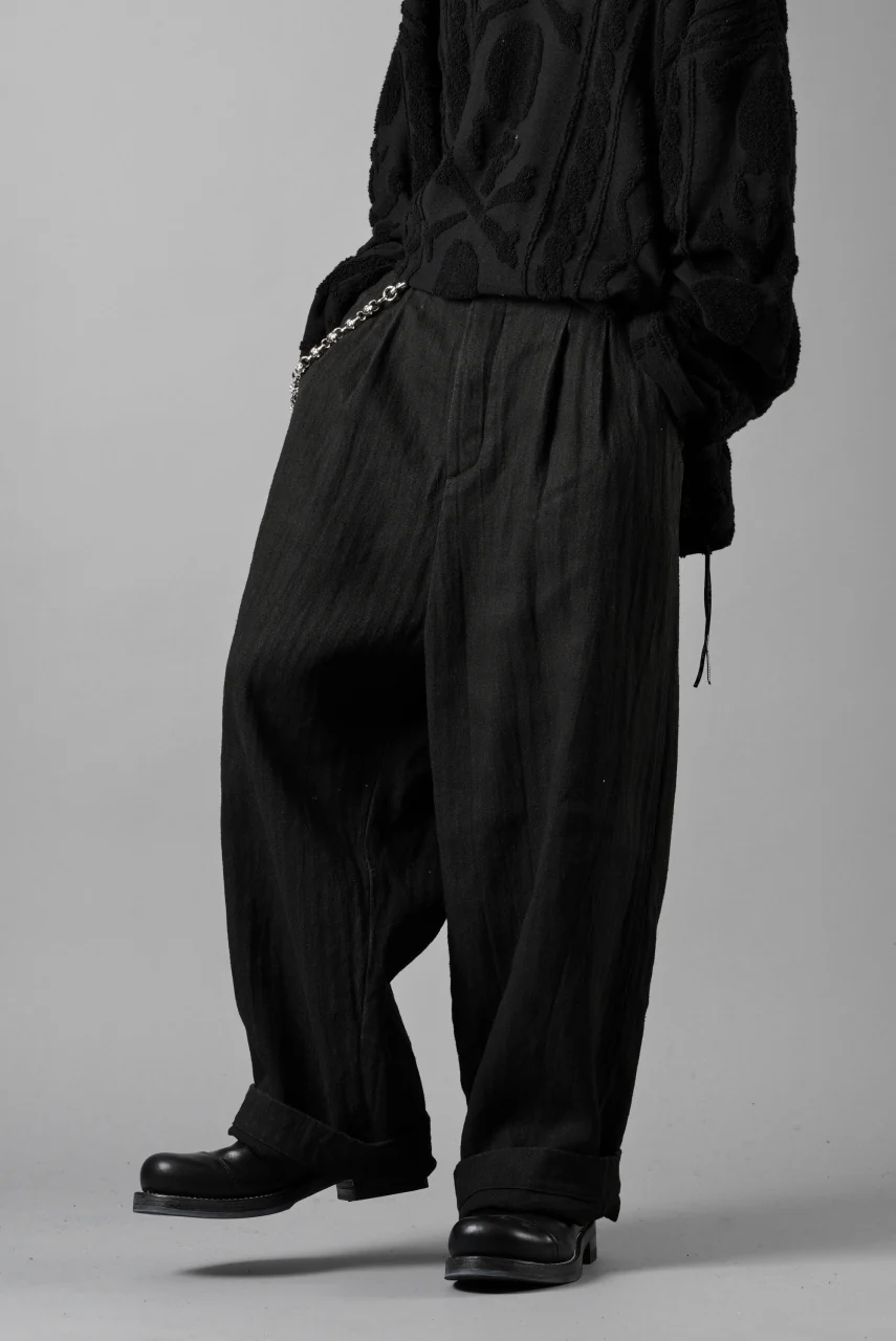N/07 2 TUCKS WIDE TAPERED TROUSERS / HERRING BONE (GARMENT DYED) (BLACK) - Image 18