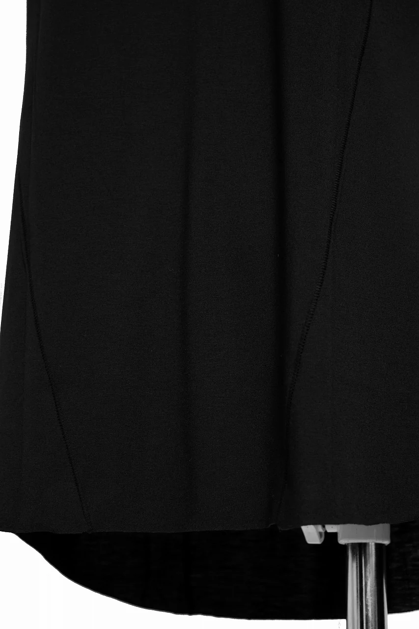 N/07 curved seam Tee "SMOOTH TECH" (BLACK) - Image 8