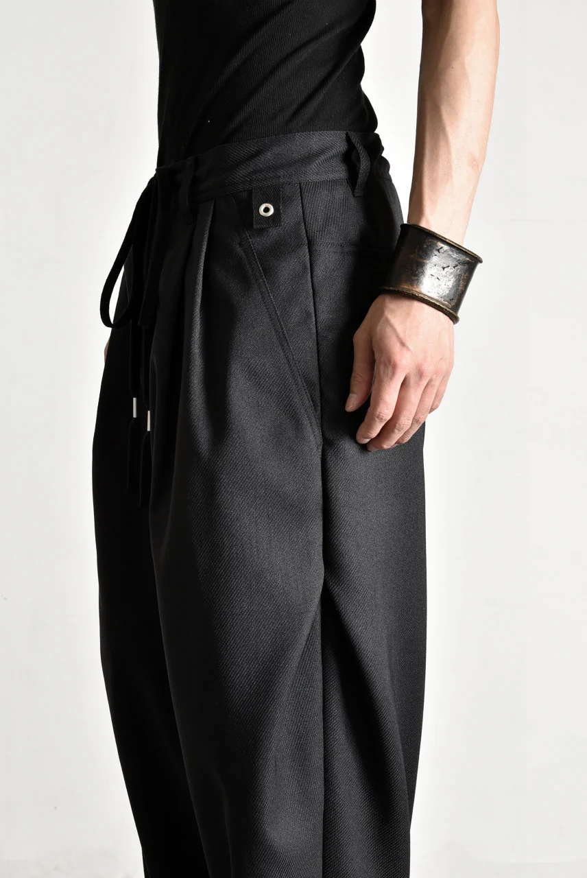N/07 "MAUSK Detail" Three Dimensional Wide Tuck / Dart Cropped Pants #2 (BLACK) - Image 40