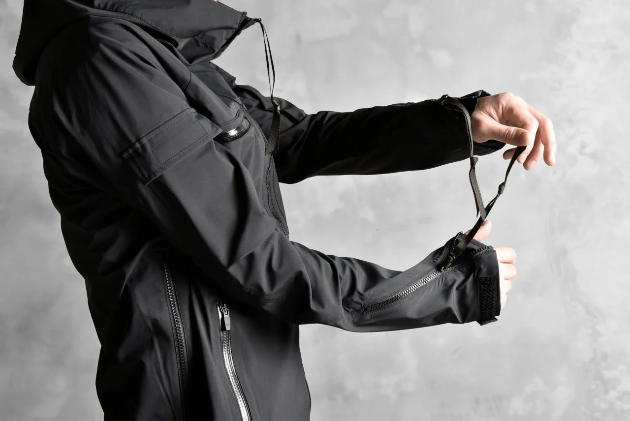 N/07 schoeller® Pro-Tech System Hooded Jacket / Black Grosgrain - Image 44