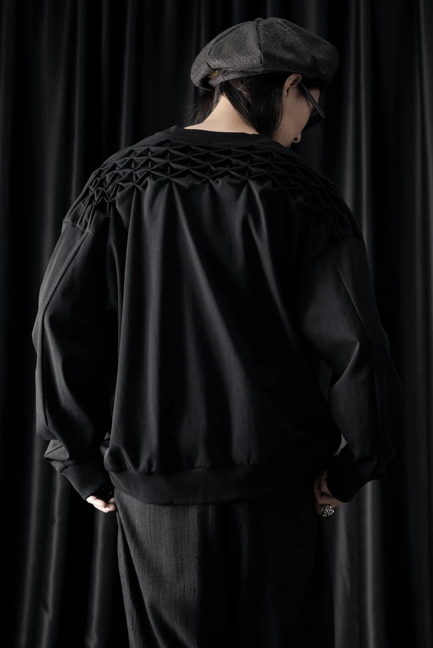 OBLADI YOKE SMOCKING LONG SLEEVES T-SHIRT (BLACK) - Image 2