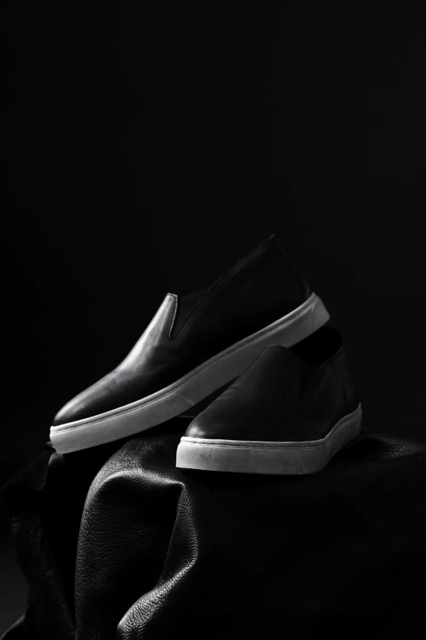 Portaille LOW SLIP SHOES / WAXED HORSE (BLACK x DUST WHITE) - Image 30