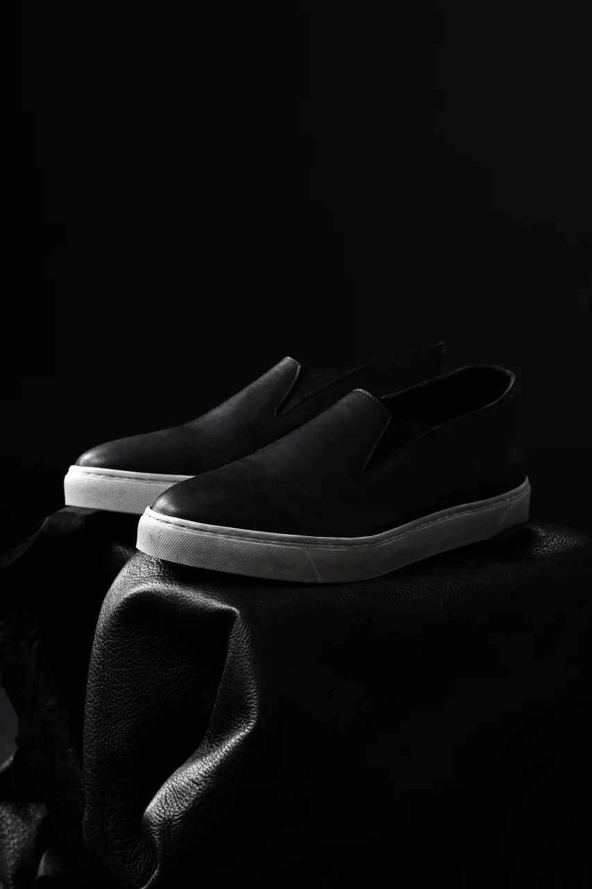 Portaille LOW SLIP SHOES / WAXED HORSE (BLACK x DUST WHITE) - Image 32