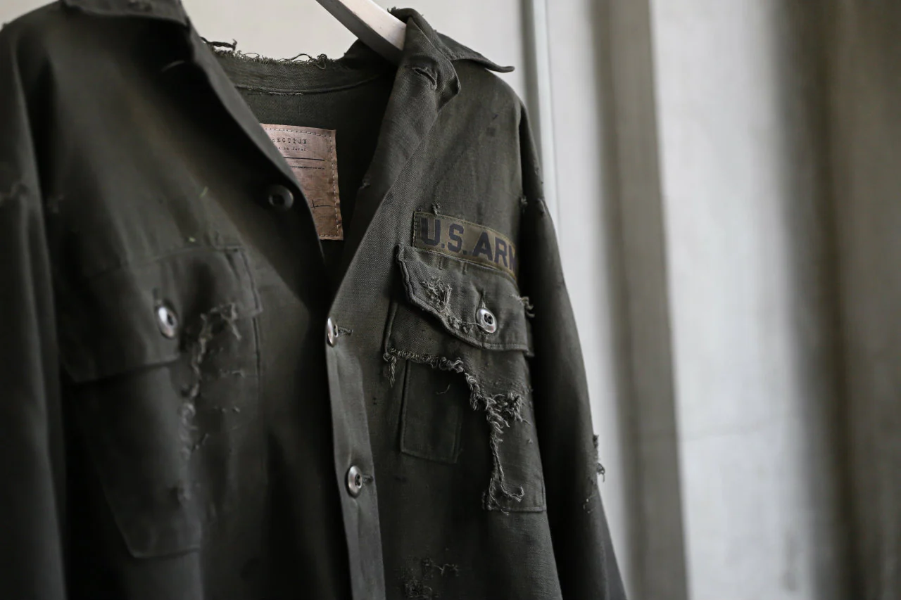 RESURRECTION HANDMADE distressed army shirt (DYEING KHAKI) - Image 28