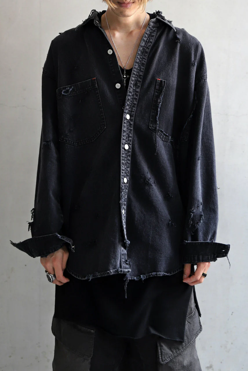 RESURRECTION HANDMADE distressed denim coverall shirt (DYEING BLACK INDIGO) - Image 2