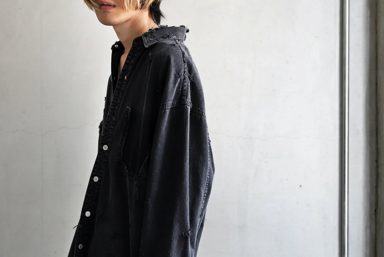 RESURRECTION HANDMADE distressed denim coverall shirt (DYEING BLACK INDIGO) - Image 26